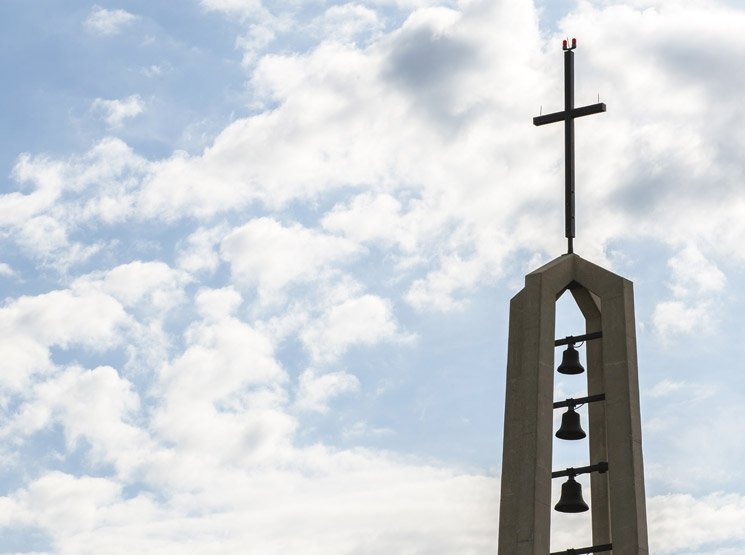 Servicios funerarios y de tanatorio con atención 24 horas, traslados y gestión de trámites para familias España